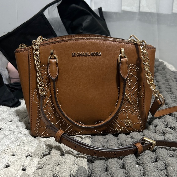 Michael Kors crossbody purse with gold detail. - Picture 3 of 12